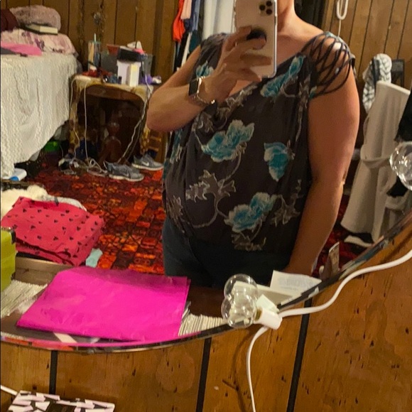 FREE PEOPLE Cold shoulder open back floral top - Picture 4 of 4